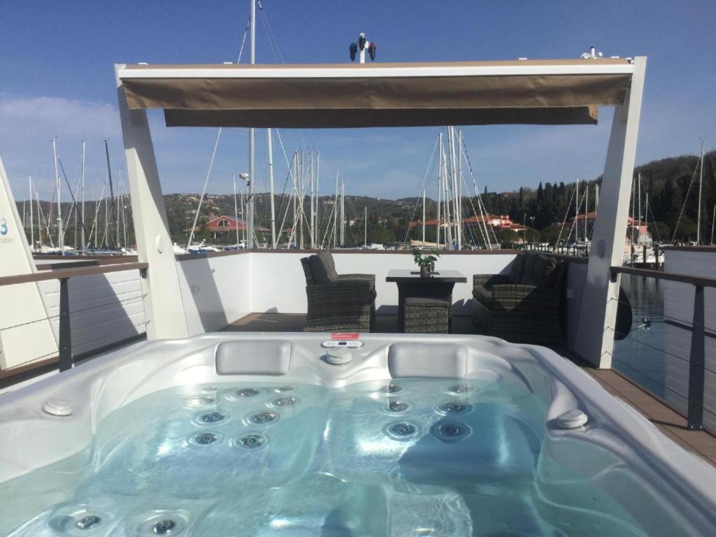 Apartament Floating Sea House Shark 1 Lucija Zewnętrze zdjęcie